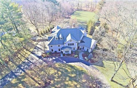99 Stonecrest Rd, Ridgefield, CT 06877