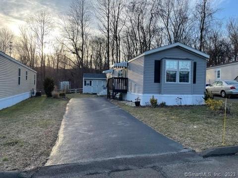 5 Ella Cir, Milford, CT 06460