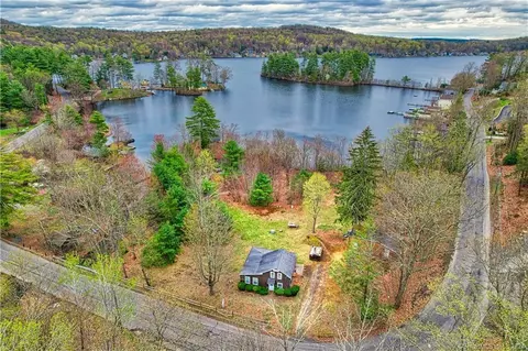 522 W Wakefield Blvd, Winchester, CT 06098