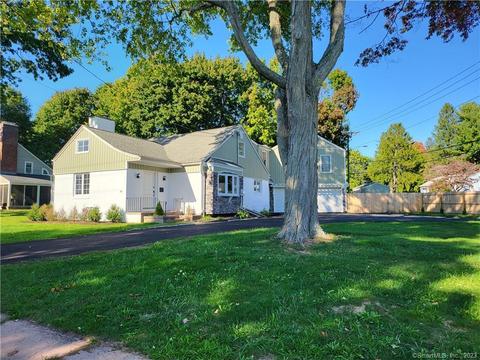 120 Killdeer Rd, Hamden, CT 06517