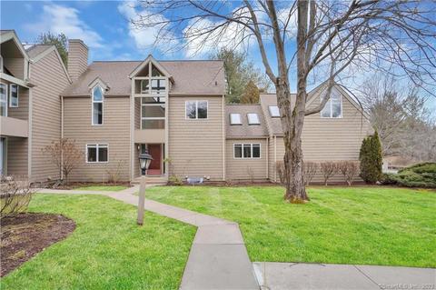 99 Timberwood Rd #99, West Hartford, CT 06117