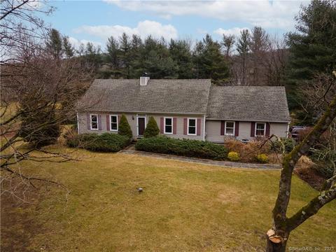 193 Walnut Tree Hill Rd, Newtown, CT 06482