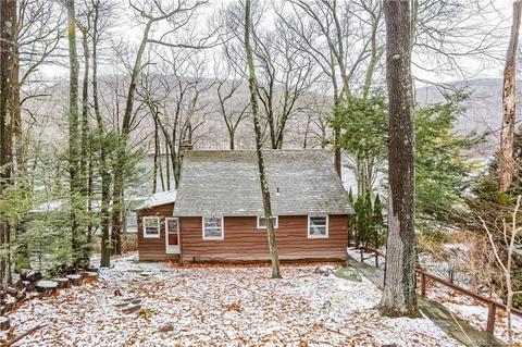 56 Lake Dr, New Milford, CT 06776
