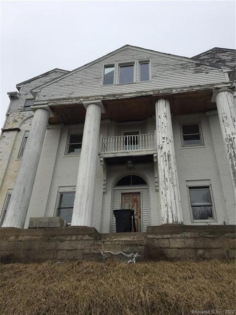 132 School St, Taftville, CT 06380