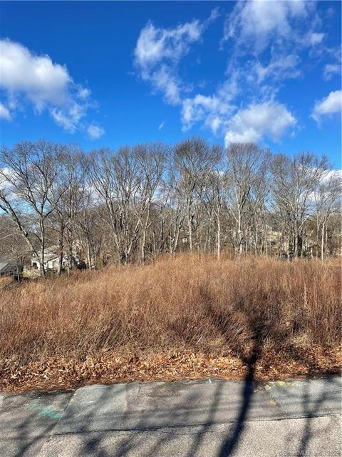 13 Johnson St, Stonington, CT 06379