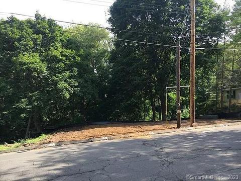 70 Spruce St, West Haven, CT 06516