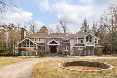 21 Whitman Pond Rd, Simsbury, CT 06070