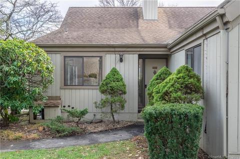 12 Algonquin Ln #B, Stratford, CT 06614