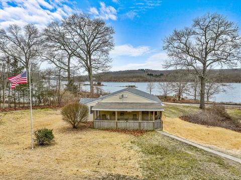 30 Drawbridge Rd, Preston, CT 06365