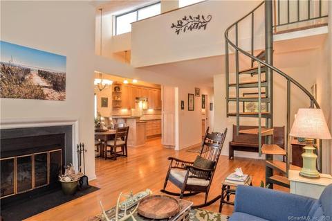 43 Whitney Gln #43, Westport, CT 06880