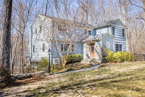 81 Riverside Dr, Ridgefield, CT 06877