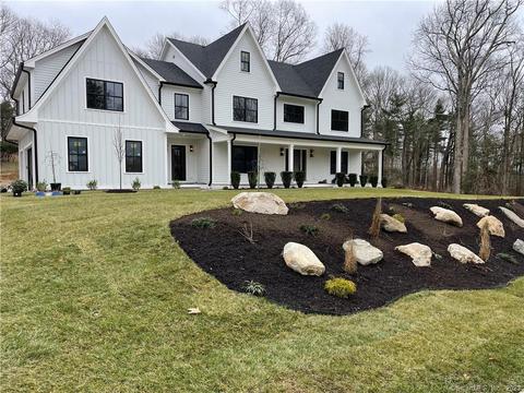 55 Aspen Ln, Stamford, CT 06903