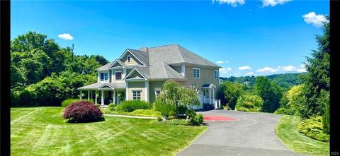 45 Fieldstone Way, Southbury, CT 06488