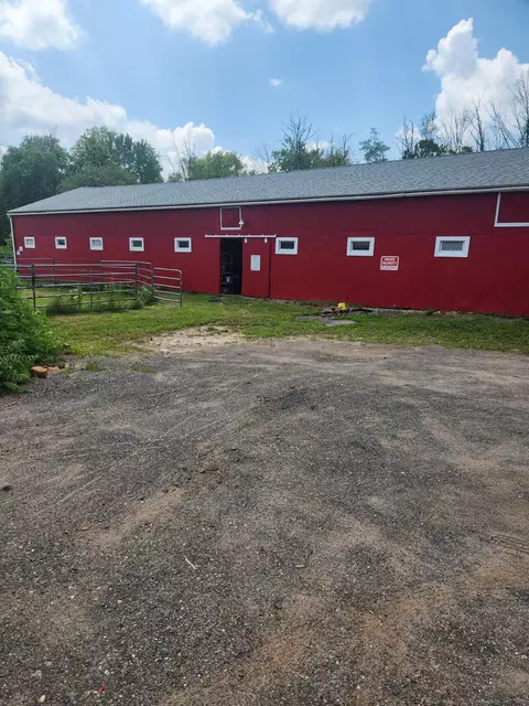 85 East St, East Granby, CT 06026
