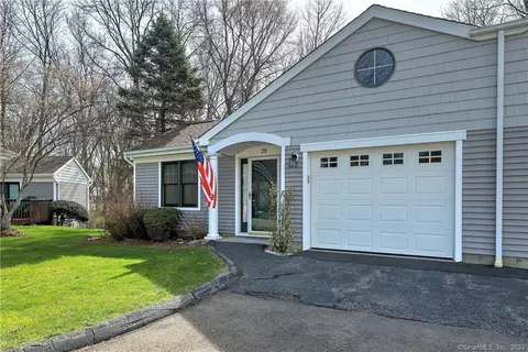 29 Red Cedar Cir #29, Orange, CT 06477