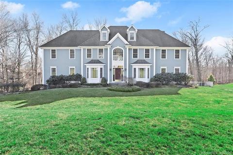 62 Old Tree Farm Ln, Trumbull, CT 06611