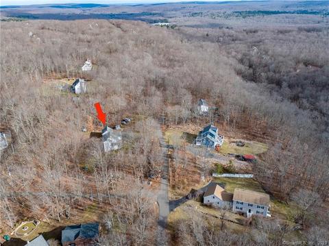31 Lakewood Dr, Madison, CT 06443