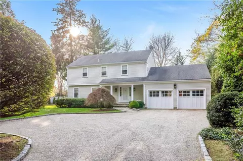 9 Peterick Ln, Darien, CT 06820