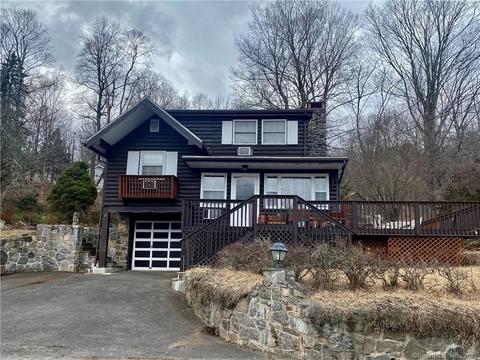 2 Overlook Rd, New Fairfield, CT 06812