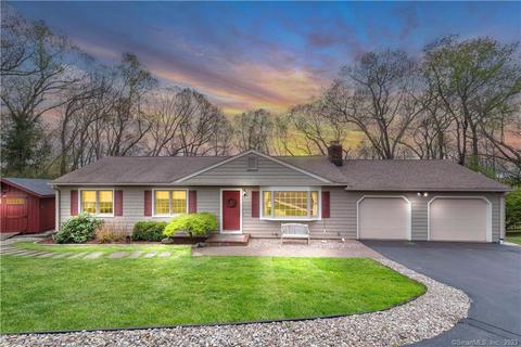 7 Patricia Ln, Newtown, CT 06470