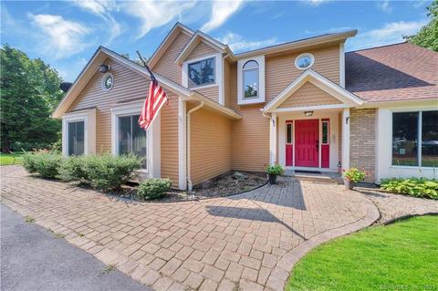20 Walter Dr, Griswold, CT 06351