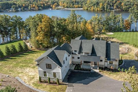21 Fiddlehead Rd, Oxford, CT 06478