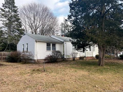 10 Arthur St, North Haven, CT 06473