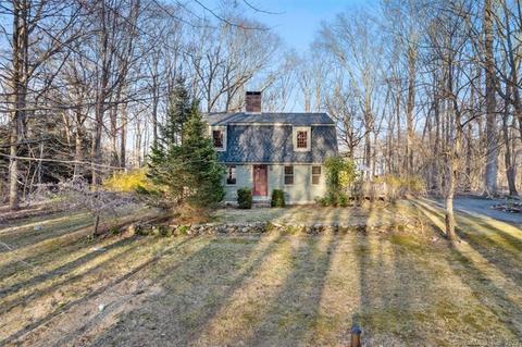 39 Beechwood Dr, Madison, CT 06443