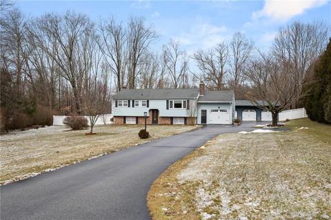 62 Campbell Dr, Canterbury, CT 06331