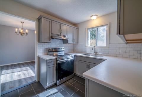 89 Heritage Vlg #A, Southbury, CT 06488