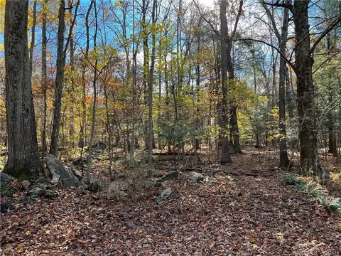 57 Linda Ln, New Fairfield, CT 06812