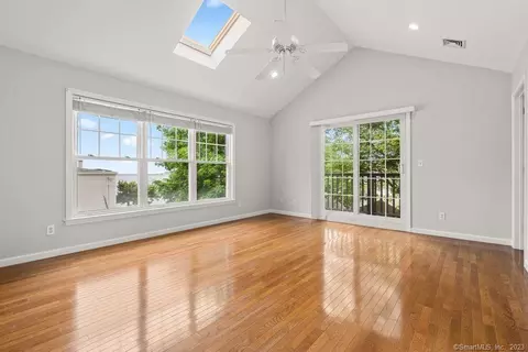 24 Templeton St, West Haven, CT 06516