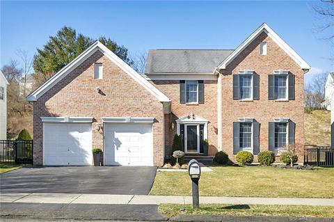 26 Lilac Ln, Danbury, CT 06810