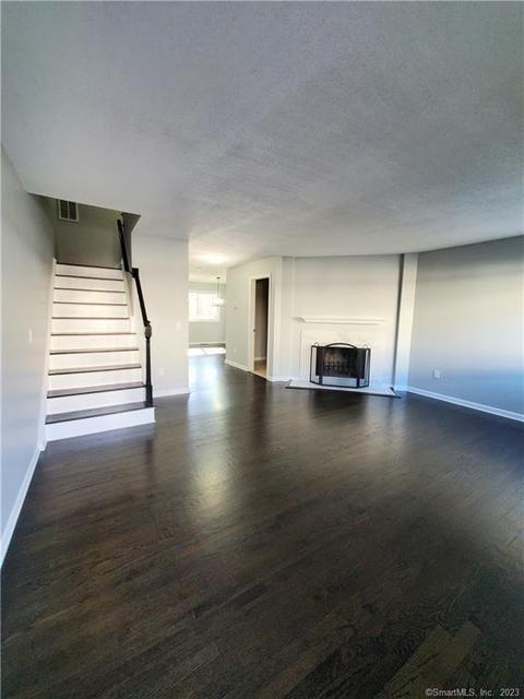 27 Crows Nest Ln #12E, Danbury, CT 06810