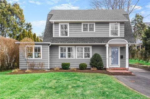 121 Old Post Rd, Fairfield, CT 06824