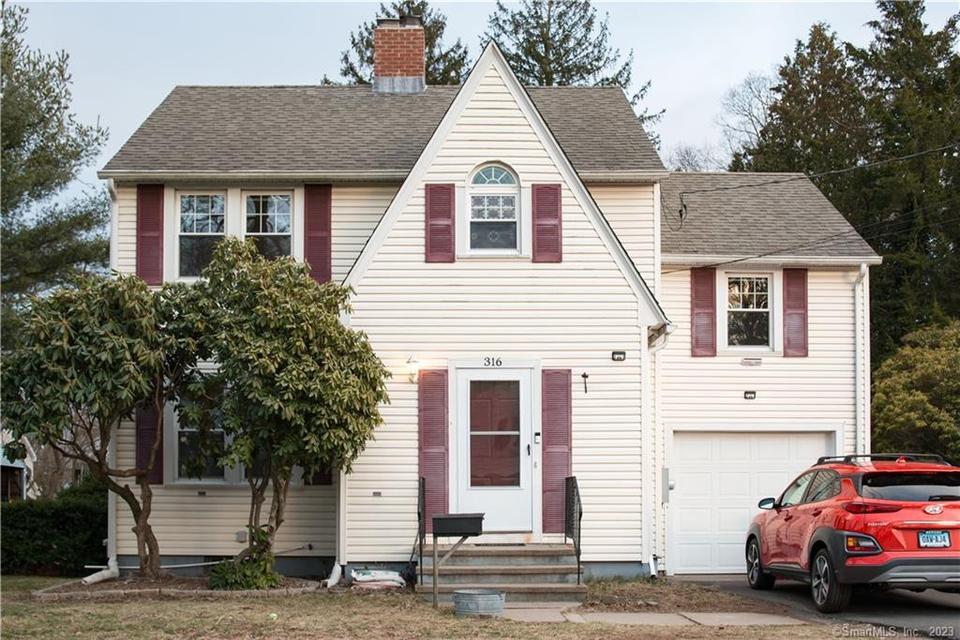 316 Columbus Ave, Meriden, CT 06451 1 photo MLS 170555046 Movoto