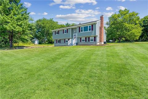 2 Carriage Dr, New Milford, CT 06776