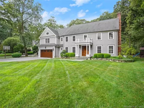 8 Serenity Ln, Greenwich, CT 06807