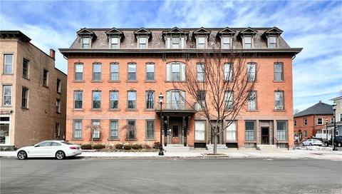 130 Main St #2C, Canton, CT 06019