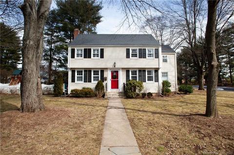 4 Winterset Ln, West Hartford, CT 06117