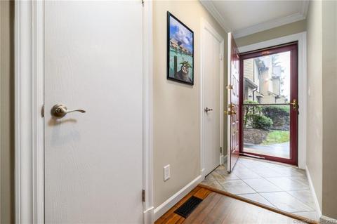 150 Hope St #12, Stamford, CT 06906