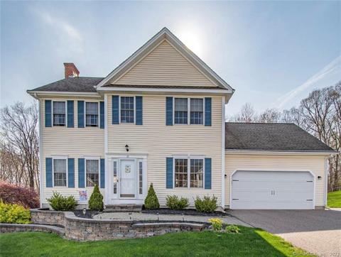 19 Tarragon Dr, East Hampton, CT 06424
