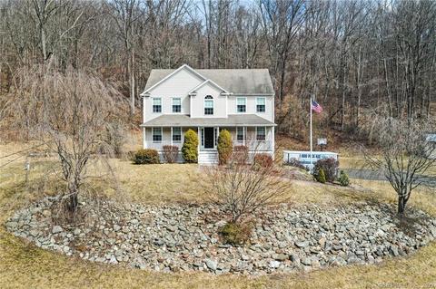 600 Flag Swamp Rd, Southbury, CT 06488