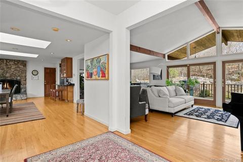 7 Castle Ct, Greenwich, CT 06830