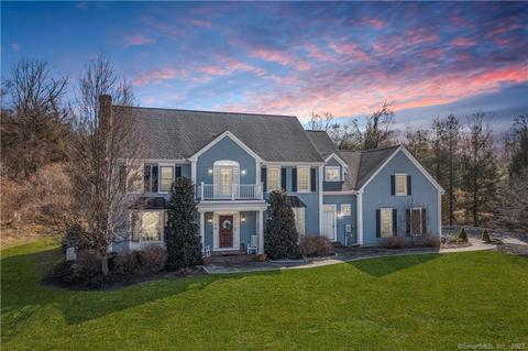 220 Saddle Ridge Ln, Southbury, CT 06488