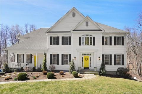 24 Maplewood Dr, Danbury, CT 06811