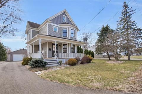 25 Glastonbury Ave, Rocky Hill, CT 06067