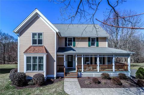 38 Robin Ln, Monroe, CT 06468