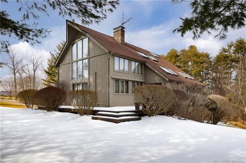 37 Hillcrest Ln, Salisbury, CT 06039