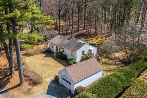 7 Rockwood Ln, Danbury, CT 06811